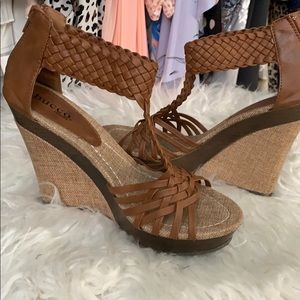 Bucco Brown Woven Braid Wedge